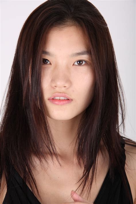  Danni Li's Modeling Career 