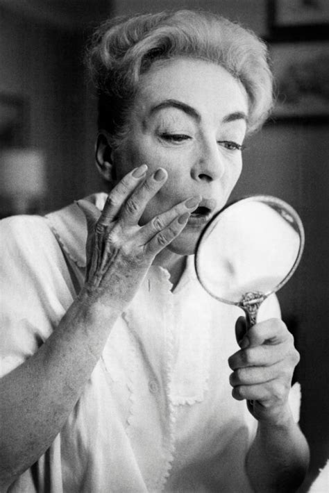  Joan Crawford's Personal Life: Relationships and Scandals 