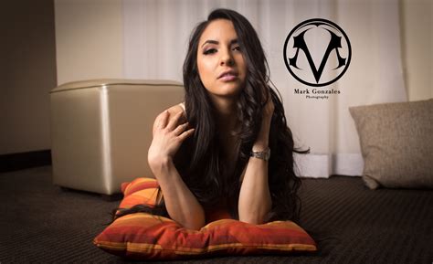  Victoria Barajas: A Rising Talent in the Entertainment World 
