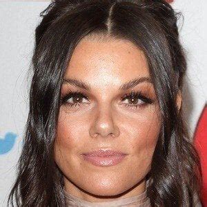 A Comprehensive Biography: The Life and Achievements of Faye Brookes