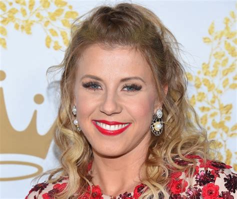A Journey of Stardom: Jodie Sweetin's Rise to Fame