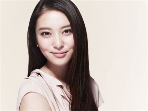 Age: Unraveling the Timeline of Emi Takei