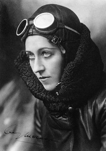 Amy Johnson: Early Life and Education