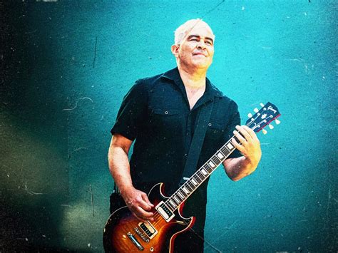 Behind the Scenes: Pat Smear as a Guitarist and Songwriter