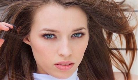 Caitlin McSwain: A Rising Star in the World of Modeling