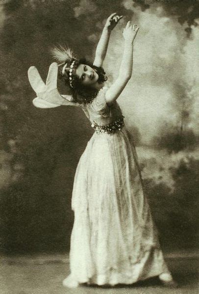 Celebrating Isadora's Iconic Status: Recognizing Her Contributions to the Arts