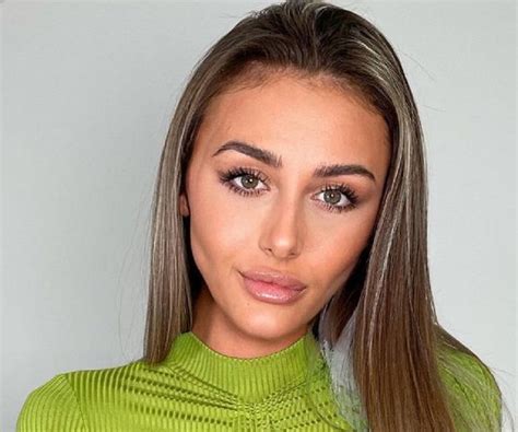 Chloe Veitch's Age, Height, and Figure: All You Need to Know