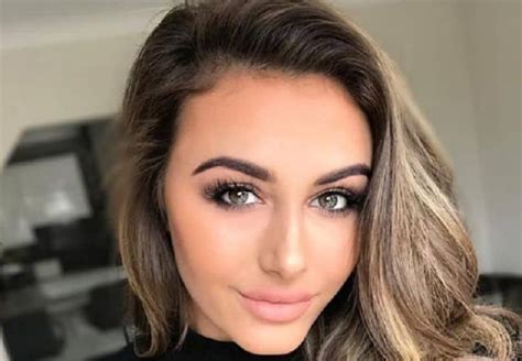 Chloe Veitch's Net Worth: Unveiling the Secret to Her Charismatic Success