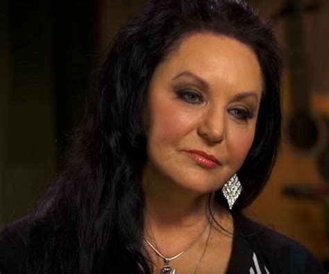 Crystal Gayle's Enduring Union and Family Life