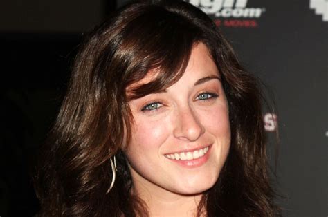 Discovering Margo Harshman: A Rising Star in the Glamorous Realm of Hollywood