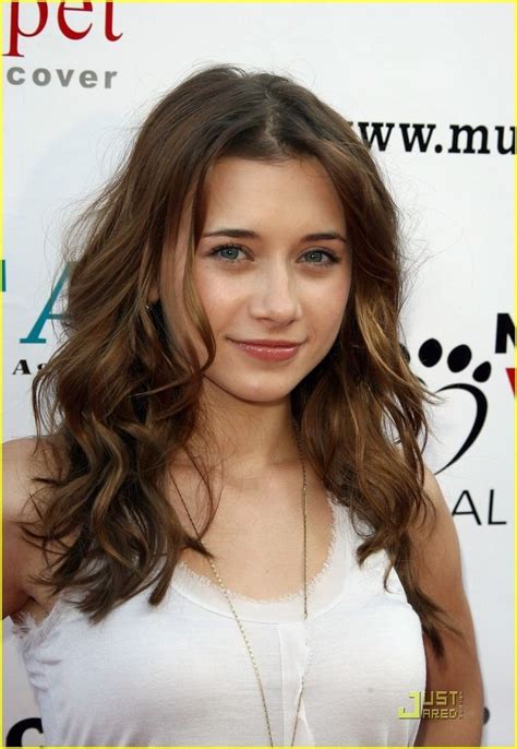 Discovering Olesya Rulin's Background and Early Life