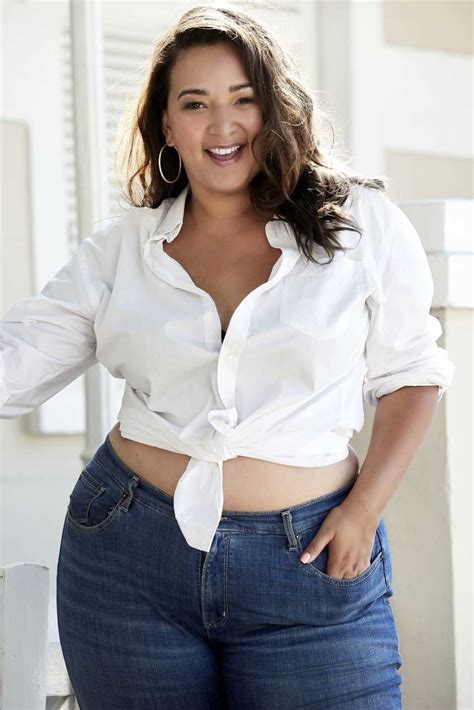 Embracing Curves: Mariah Sensuel's Figure and Body Positivity