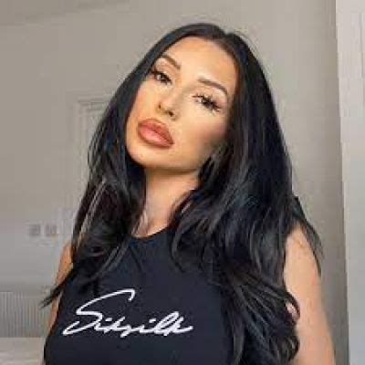 Erin Budina's Net Worth and Generosity