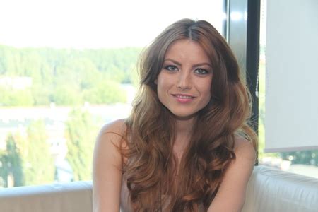 Exploring Elena Gheorghe's Early Life and Background