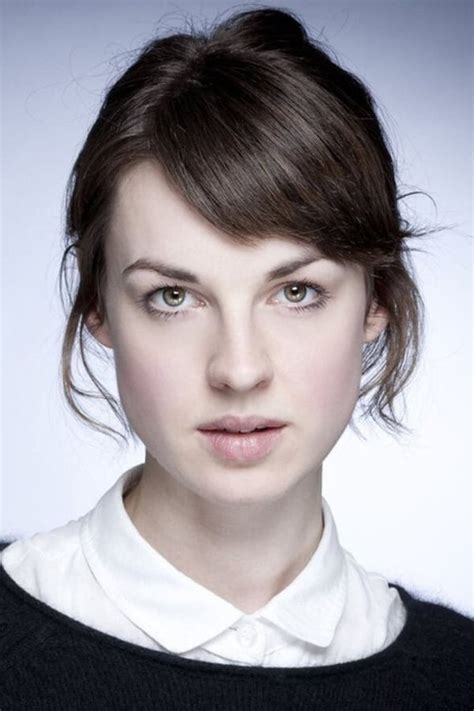 Exploring the Age and Early Life of Jessica Raine
