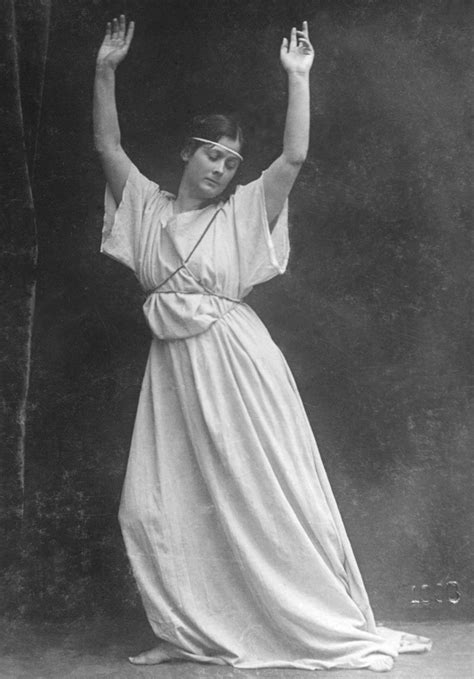 Exploring the Remarkable Journey of Isadora Duncan