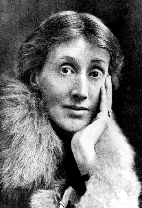 Exploring the Themes and Artistic Styles in the Writing of Virginia Woolf