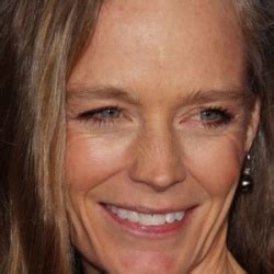 Height: How Tall is Suzy Amis?