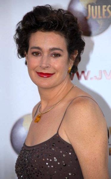 Height and Figure: The Physical Attributes of Sean Young