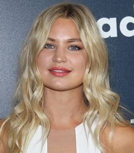 Inspiration and Influence: The Impact of Jennifer Akerman on her Admirers