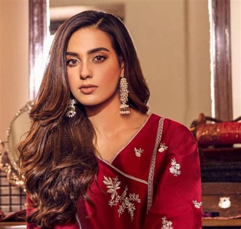 Iqra Aziz's Age and Birthdate