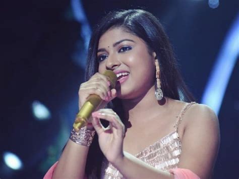 Journey to Fame: Arunita Kanjilal's Breakthrough in Indian Idol