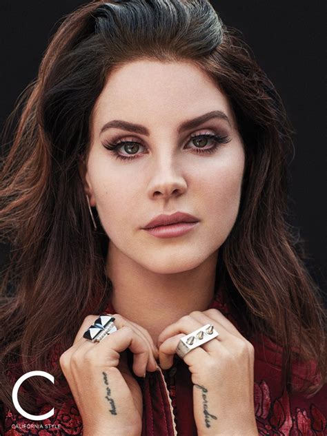 Lana Del Rey's Unique Style and Image