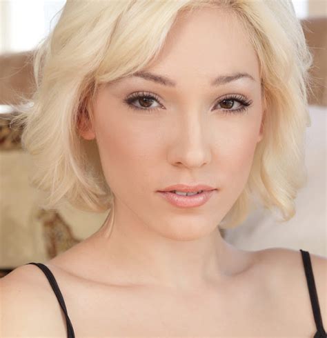 Lily Labeau: The Rising Star of the Adult Entertainment Industry