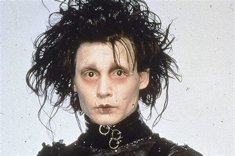 Limited Experience in Early Years Leads to Breakthrough Role in "Edward Scissorhands"