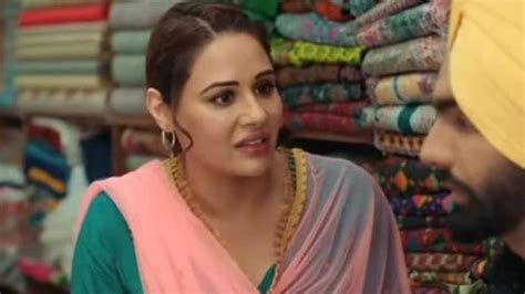 Mandy Takhar's Philanthropic Endeavors: Giving Back to Society