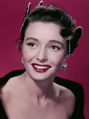 Patricia Neal's Age, Height, and Figure Measurements