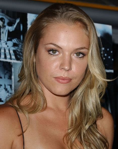 Physical Appearance and Form of Agnes Bruckner