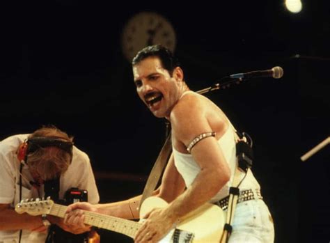 Rise to Stardom: Freddie Mercury and the Formation of Queen