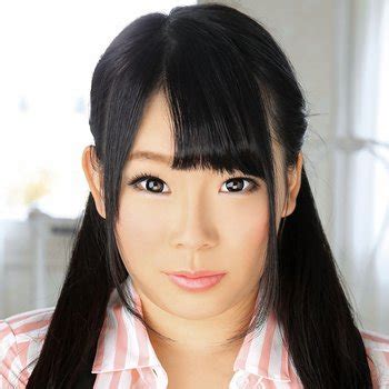 Rising Star: Yuzu Chan's Journey in the Entertainment Industry