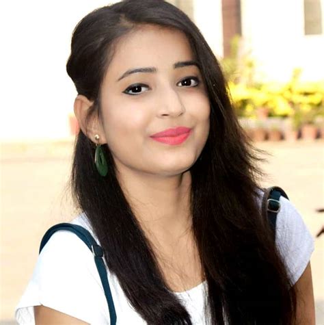 Rising Star in the Indian Entertainment Industry: Sarika Bahroliya