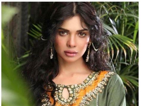 Sara Loren: A Remarkably Gifted Performer