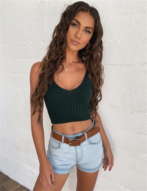 Steph Rayner: A Rising Star in the Modeling Industry