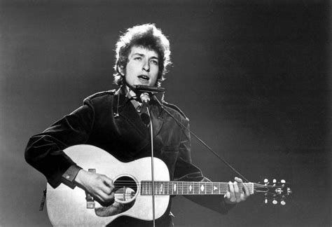 The Early Years: From Robert Allen Zimmerman to Bob Dylan