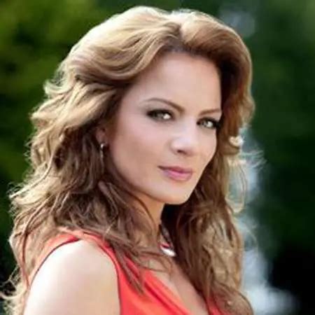 The Height and Figure of Silvia Navarro