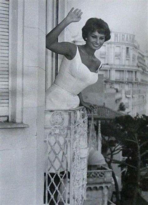 The Mysterious Stature and Silhouette of Sophia Loren