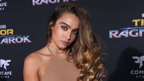 The Phenomenon of Sommer Ray: Her Fame and Social Media Presence