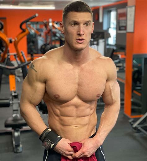 The Striking Height and Sculpted Physique of Tori Cash