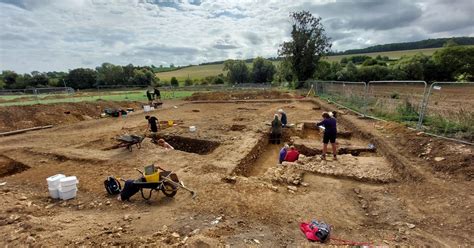 Uncovering Lacci Rutland's Height and Figure