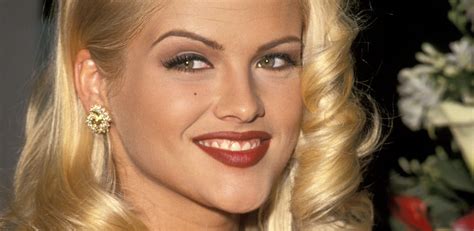 Unveiling Elle Anna Nicole's Age, Height, and Body Measurements