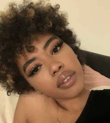 Unveiling Jean Deaux's Age, Height, and Figure
