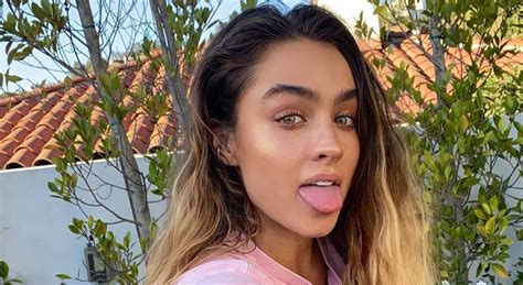 Unveiling Sommer Ray's Age and Impressive Physique